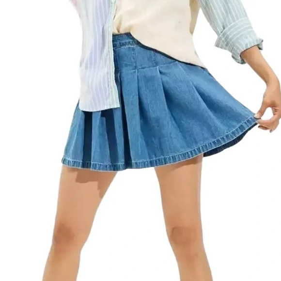 AMERICAN EAGLE OUTFITTERS SIZE 2 BLUE PLEATED MINI SKIRT - Picture 2 of 14